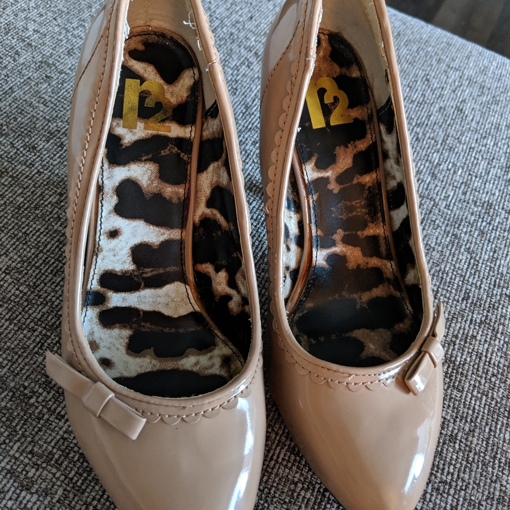 Women's tan heels